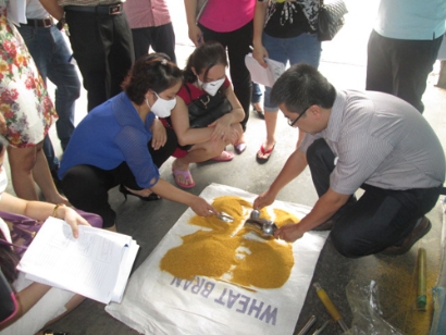 VinaCert’s participation in Training on animal feed sampling hosted by Department of Livestock Production.