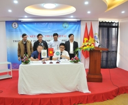 Cooperation Agreement Signing Ceremony between VinaCert and Livestock Breeds, Animal Feed Assay and Testing Center