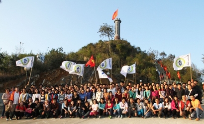 Spring trip 2015 – VinaCert discovered the route to majestic and full-of-legend Ha Giang and Tuyen Quang