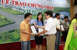 VinaCert issued VietGAP certificates for 40 livestock farms of C.P. Vietnam Corporation